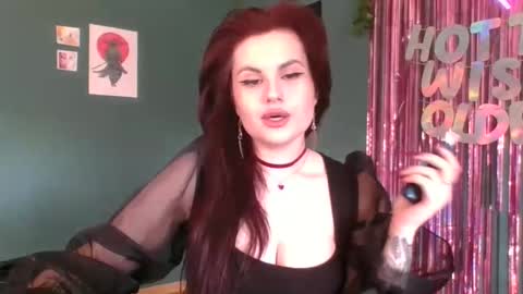 dellacrush_ online show from 6, 2, 2025