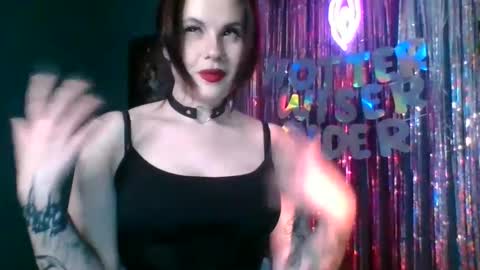 dellacrush_ online show from 11, 2, 2025