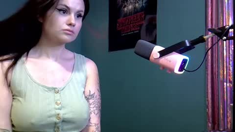 dellacrush_ online show from 24, 2, 2025