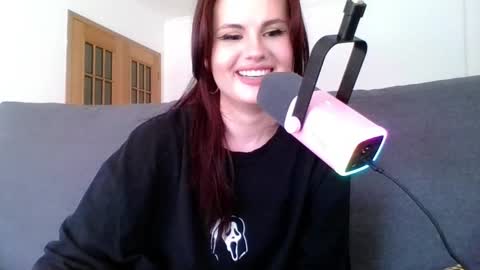 dellacrush_ online show from 28, 2, 2025