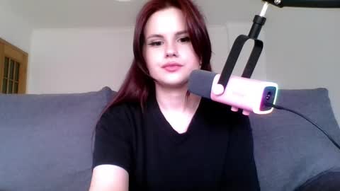 dellacrush_ online show from 2, 3, 2025