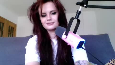 dellacrush_ online show from 11, 3, 2025