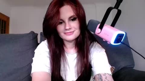 dellacrush_ online show from 11, 3, 2025