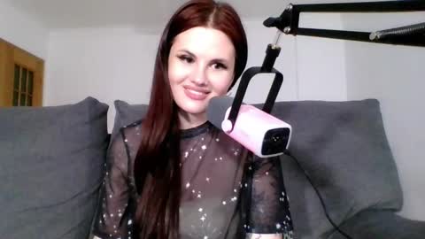 dellacrush_ online show from 12, 3, 2025