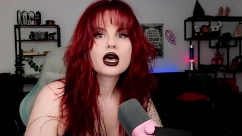 dellacrush_ online show from 12, 4, 2026