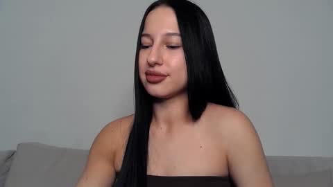 Snapshot of delly_love chatting on 8, 9, 2025 delly_love online show from 8, 9, 2025