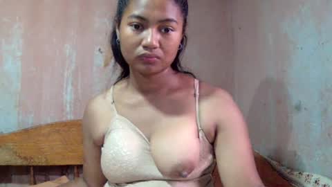 Snapshot of delorahoneyy chatting on 5, 8, 2026 Angels online show from 5, 8, 2026