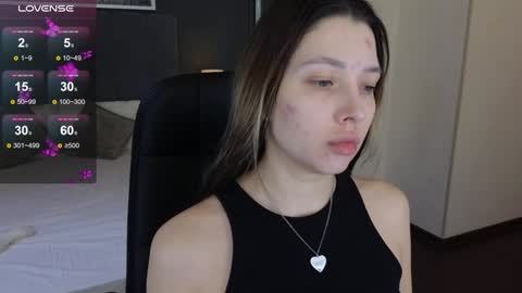 Snapshot of demi_loran chatting on 1, 2, 2025 DEMI online show from 1, 2, 2025