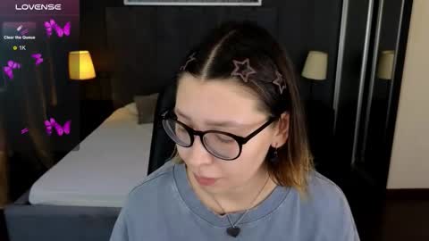 Snapshot of demi_loran chatting on 10, 9, 2025 DEMI online show from 10, 9, 2025