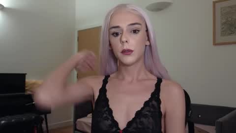 Snapshot of demii_doll chatting on 28, 9, 2025 Demii online show from 28, 9, 2025