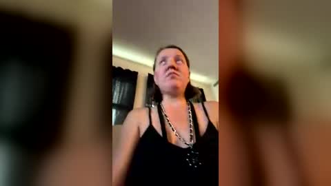 Rachel and Skyler online show from 25, 7, 2026