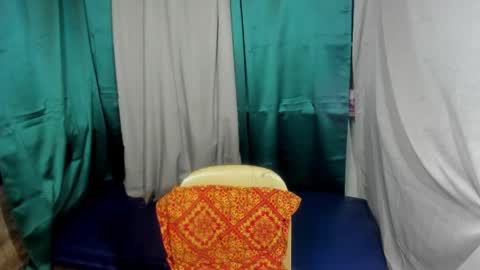 Snapshot of den_cummers chatting on 25, 4, 2026 den_cummers online show from 25, 4, 2026