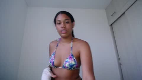 Snapshot of dena_k_ chatting on 6, 1, 2025 Dena k s online show from 6, 1, 2025