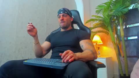 dennis_cox_ online show from 17, 1, 2025