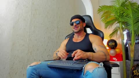 dennis_cox_ online show from 22, 1, 2025