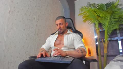 dennis_cox_ online show from 4, 2, 2025