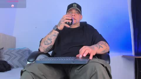 dennis munera online show from 17, 10, 2025