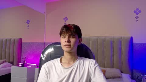 derek_sinn online show from 7, 4, 2026