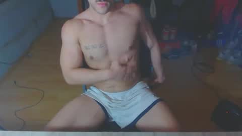 Snapshot of derekhuge chatting on 5, 11, 2025 derekhuge online show from 5, 11, 2025