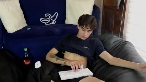 Derek online show from 22, 11, 2025