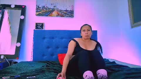 Snapshot of derly_milf chatting on 23, 7, 2026 derly_milf online show from 23, 7, 2026