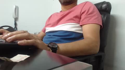 Snapshot of derrik_ chatting on 17, 12, 2024 online show from 17, 12, 2024