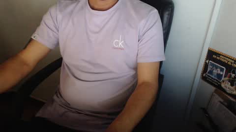 Snapshot of derrik_ chatting on 26, 9, 2025 online show from 26, 9, 2025