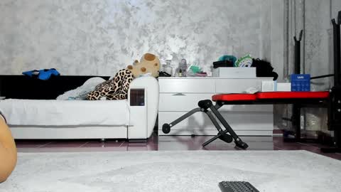 Mia online show from 12, 11, 2025