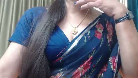 Snapshot of desimaisa130 chatting on 17, 12, 2024 Maisa online show from 17, 12, 2024