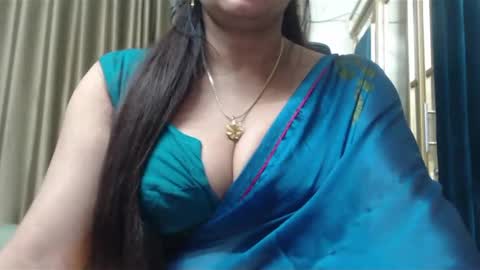 Snapshot of desimaisa130 chatting on 19, 12, 2024 Maisa online show from 19, 12, 2024