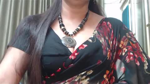 Snapshot of desimaisa130 chatting on 31, 12, 2024 Maisa online show from 31, 12, 2024