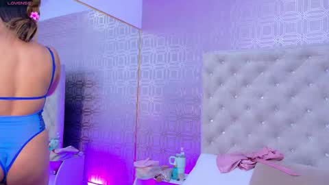 Sara Desire online show from 9, 10, 2025