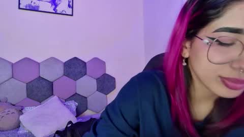 TORI AND MR. BEAR online show from 8, 1, 2026