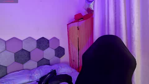 TORI AND MR. BEAR online show from 31, 3, 2026