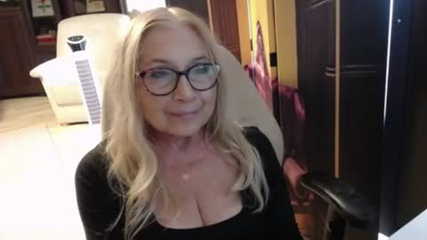 Snapshot of desiresofia chatting on 23, 7, 2026 S O F I A online show from 23, 7, 2026