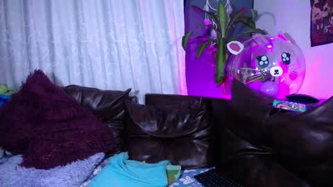 Snapshot of desthnick chatting on 2, 1, 2025 Independent model online show from 2, 1, 2025