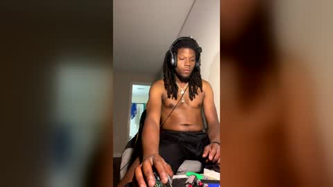 Snapshot of deucear30 chatting on 20, 6, 2026 deucear30 online show from 20, 6, 2026