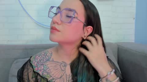 Deva Blue online show from 7, 2, 2025