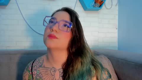 Deva Blue online show from 4, 3, 2025