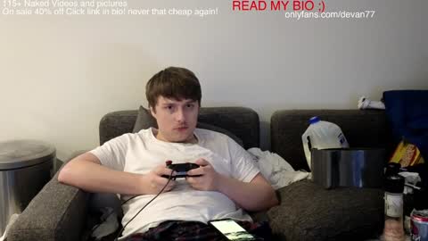 Snapshot of devantheplug chatting on 13, 12, 2024 Devan online show from 13, 12, 2024