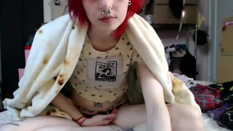 Snapshot of devilg1rl chatting on 11, 6, 2026 poutyangel online show from 11, 6, 2026