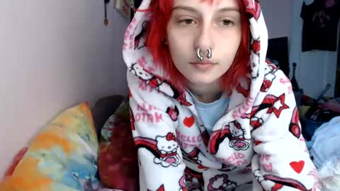 Snapshot of devilg1rl chatting on 30, 6, 2026 poutyangel online show from 30, 6, 2026