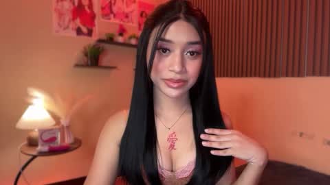 Snapshot of devine_goddessx chatting on 20, 10, 2025 Devine Greyson online show from 20, 10, 2025