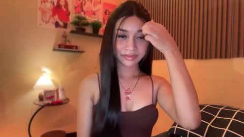 Snapshot of devine_goddessx chatting on 1, 11, 2025 Devine Greyson online show from 1, 11, 2025