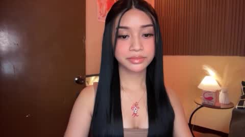 Snapshot of devine_goddessx chatting on 17, 11, 2025 Devine Greyson online show from 17, 11, 2025