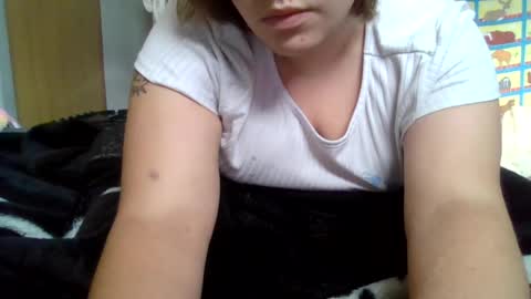 Snapshot of devykitten2018 chatting on 24, 6, 2026 devykitten online show from 24, 6, 2026