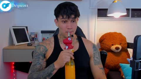 JULIAN online show from 31, 1, 2025