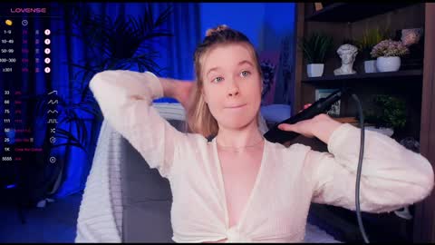 Snapshot of di_huny chatting on 12, 1, 2025 Arina online show from 12, 1, 2025