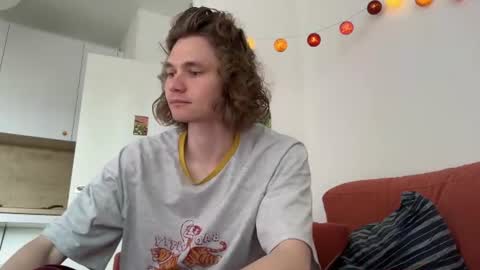 Snapshot of di_n_alex chatting on 24, 7, 2026 Di Alex online show from 24, 7, 2026