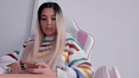 Thea online show from 30, 1, 2025